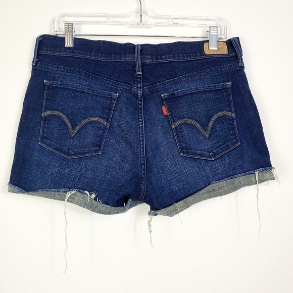 LEVI'S DENIM 5 POCKET SHORTS - Picture 2 of 6